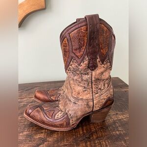 Corral Square Toe Boots, mid height, size 7.5, distressed brown